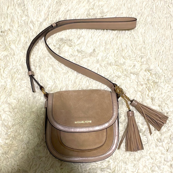 Michael Kors purse - Picture 1 of 6